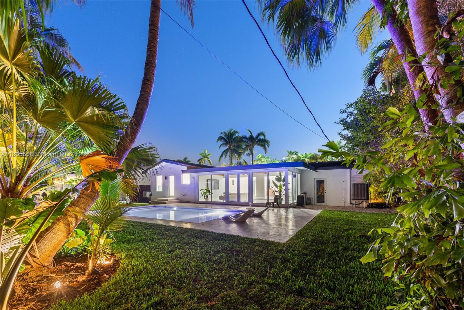 HOLLYWOOD LAKES SECTION - Residential