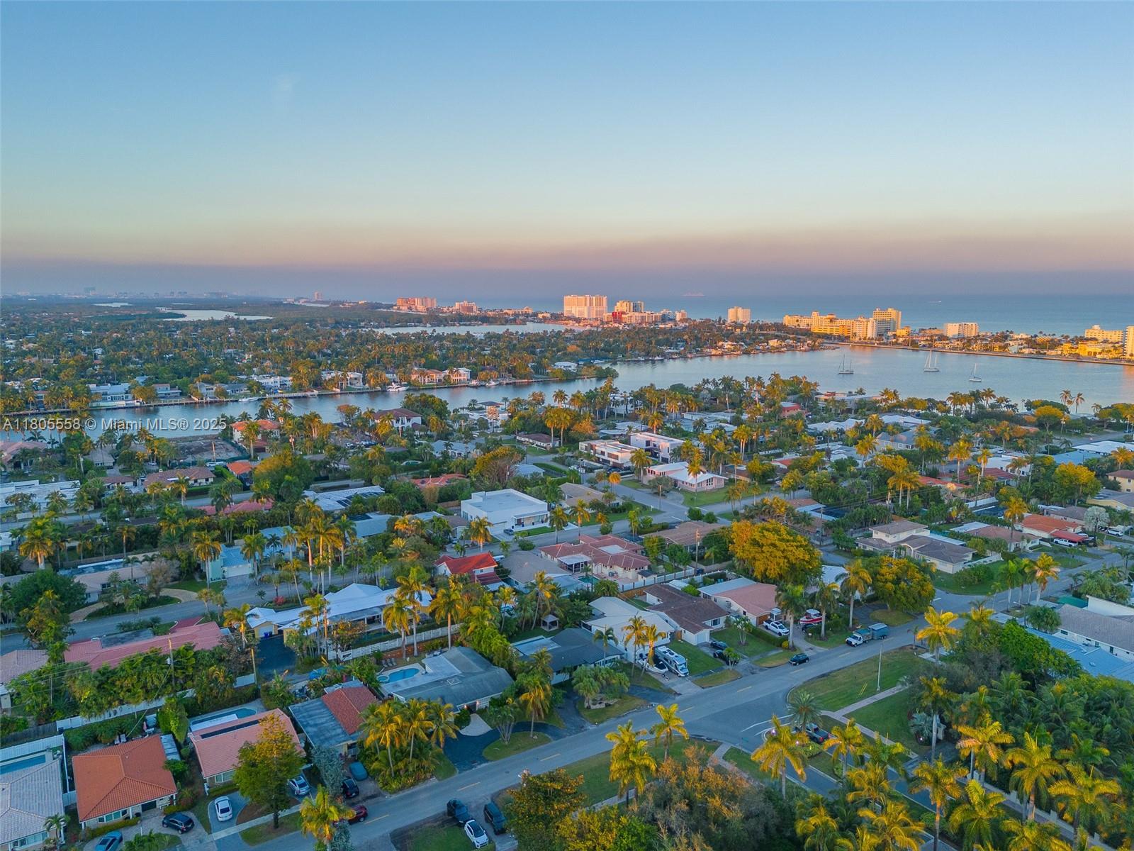 HOLLYWOOD LAKES SECTION - Residential