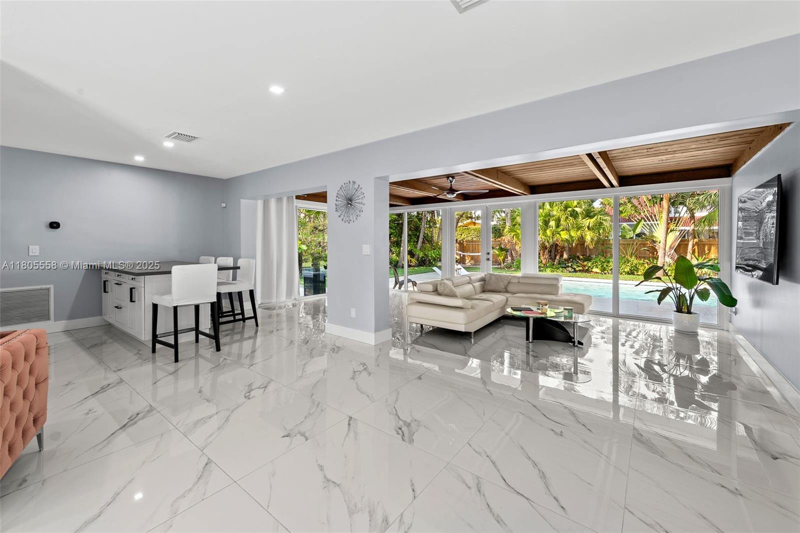 HOLLYWOOD LAKES SECTION - Residential