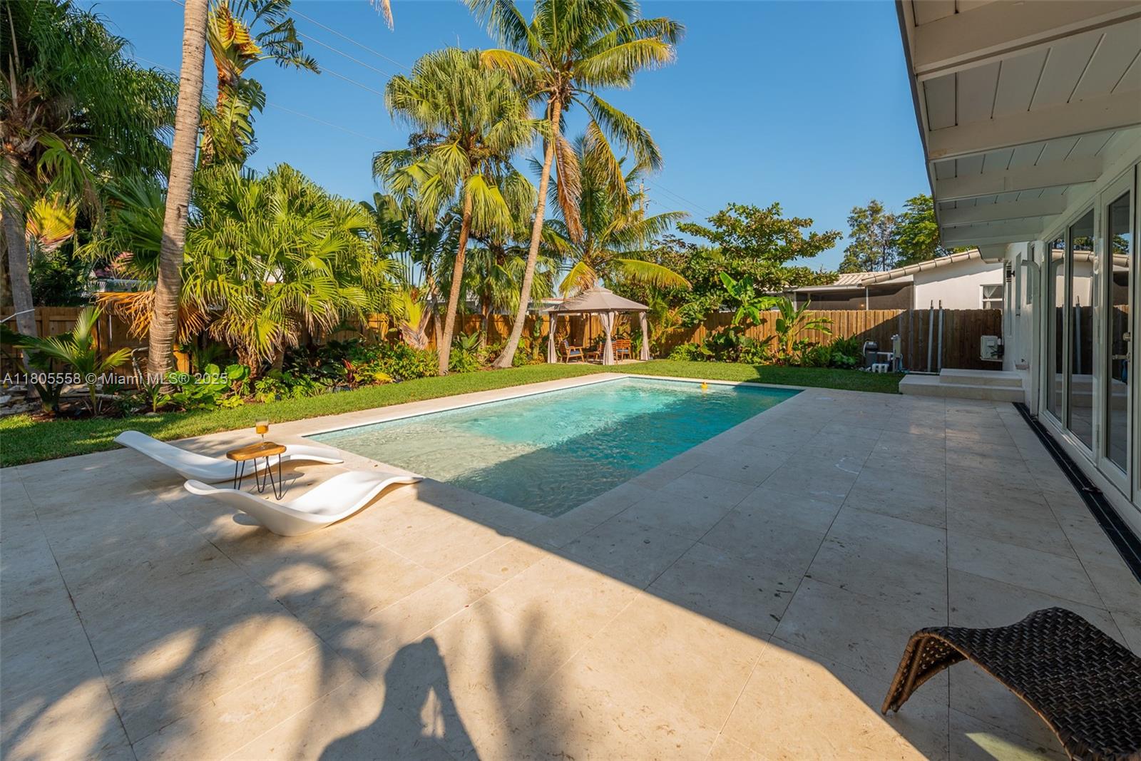 HOLLYWOOD LAKES SECTION - Residential