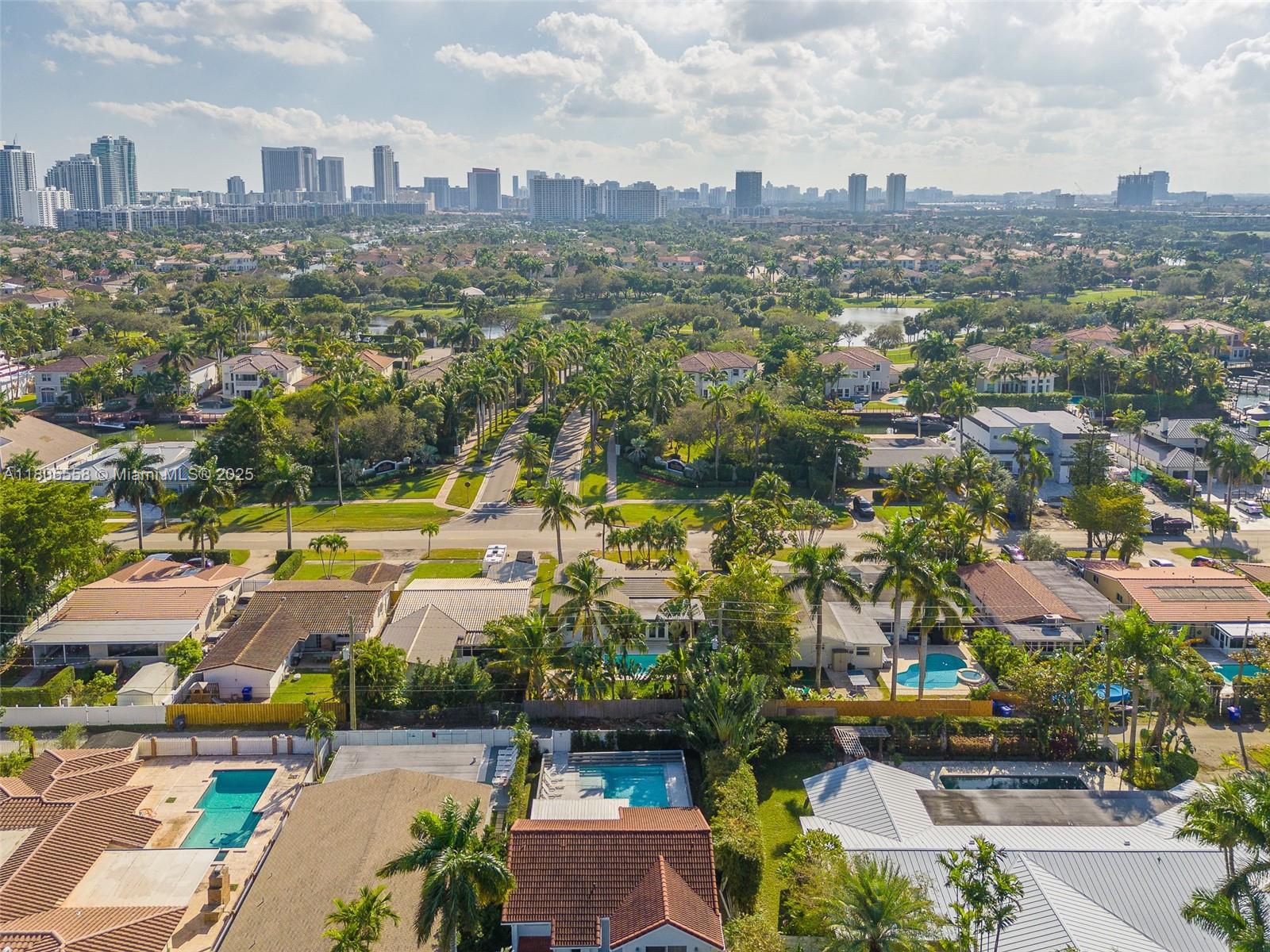 HOLLYWOOD LAKES SECTION - Residential