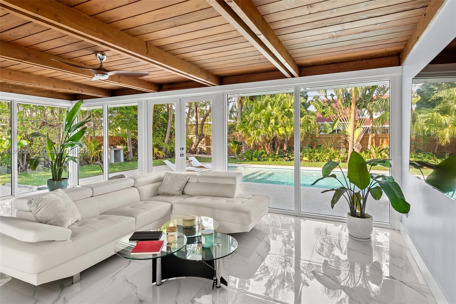 HOLLYWOOD LAKES SECTION - Residential