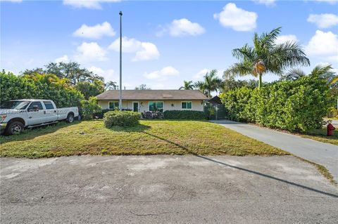 Photo of 2864 SW 16th St, Fort Lauderdale, FL 33312 (MLS # A11934924)