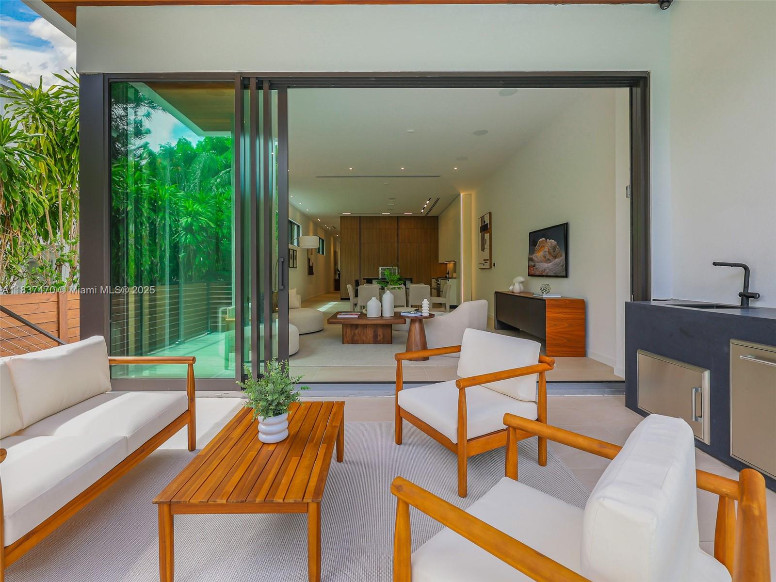 PALM TERRACE - Residential