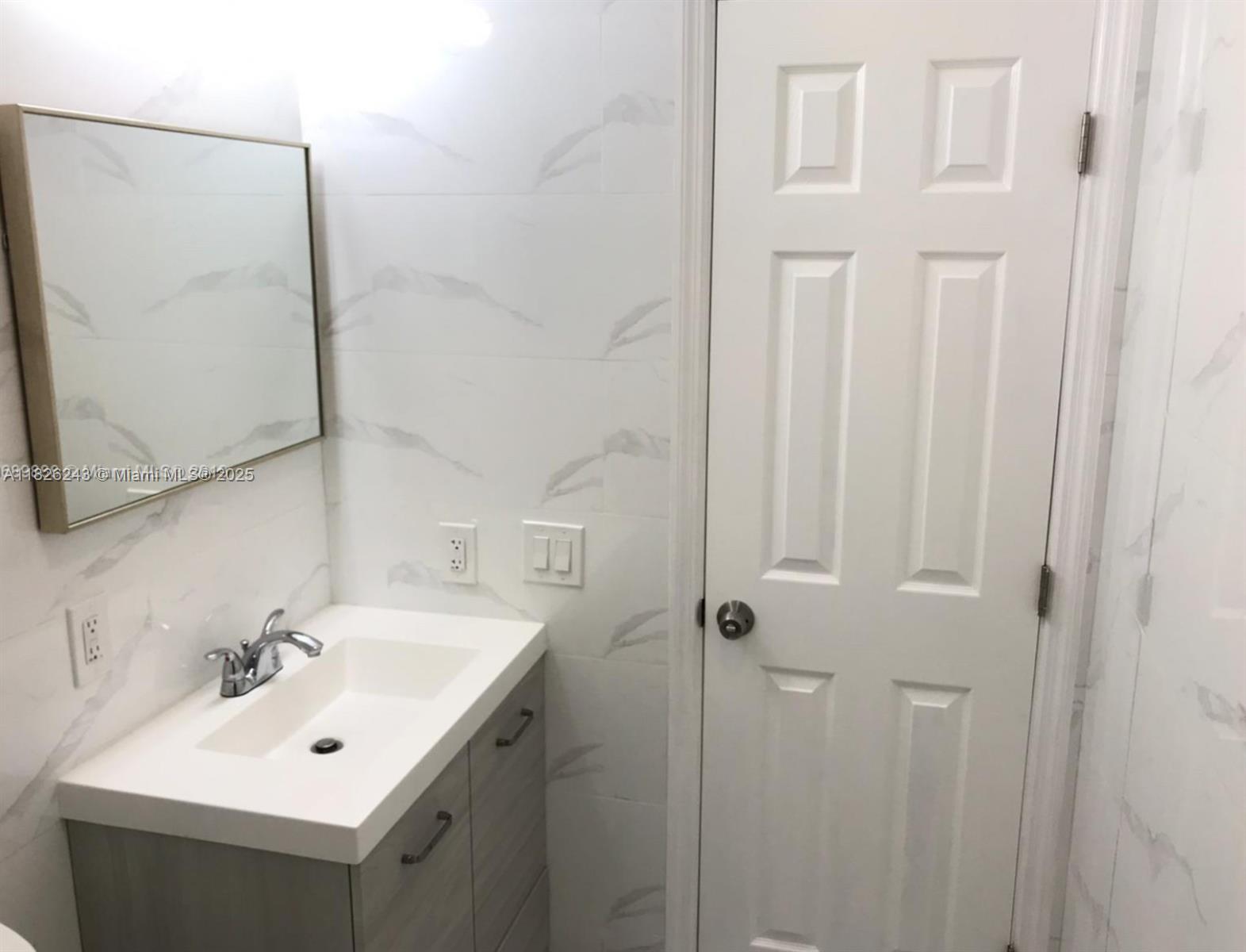 BROADVIEW COUNTRY CLUB - Residential