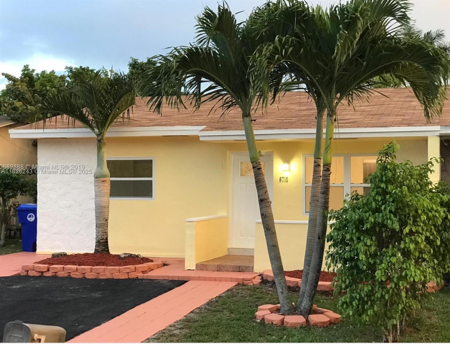 BROADVIEW COUNTRY CLUB - Residential