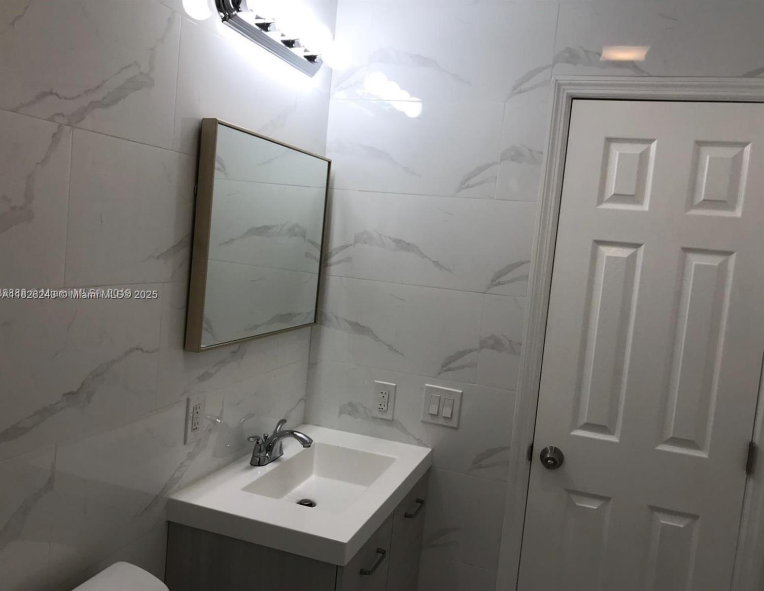 BROADVIEW COUNTRY CLUB - Residential