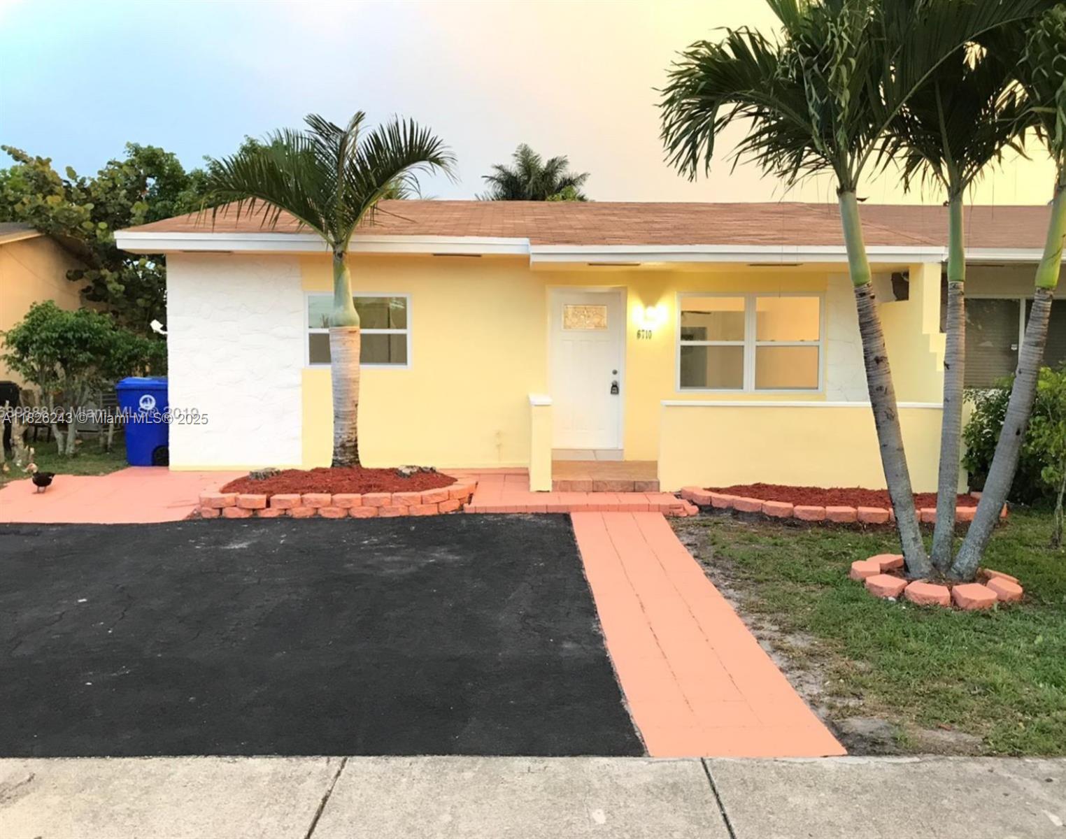 Complete remodeled 2/2 single home in north Lauderdale , large backyard, new: stain steel appliances, roof, electricity, fence , parcial impact windows, complete shutters
Preferent title company: Qualified Title LLC. / I have the lender can help.