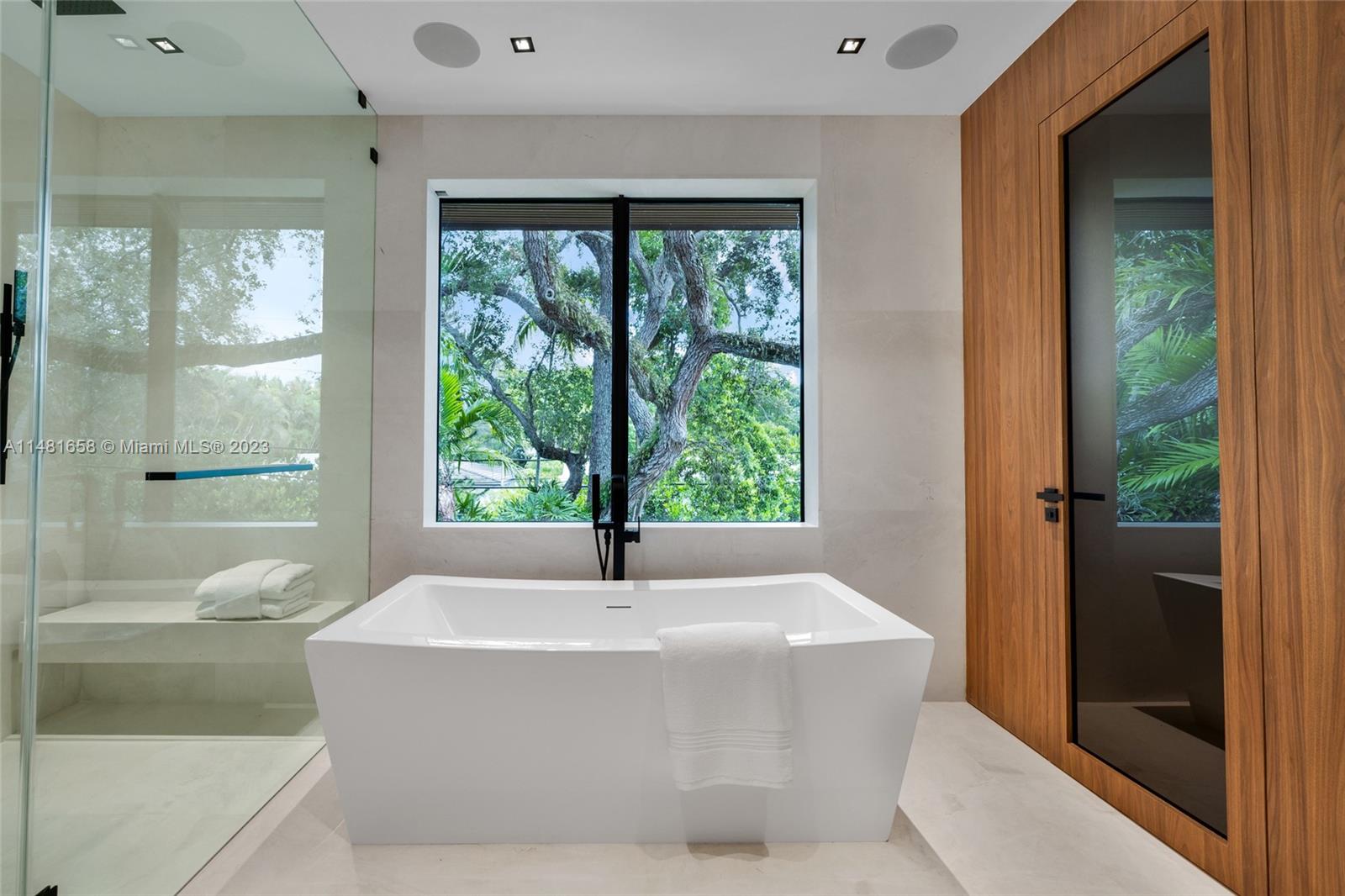 BAY HEIGHTS - Residential