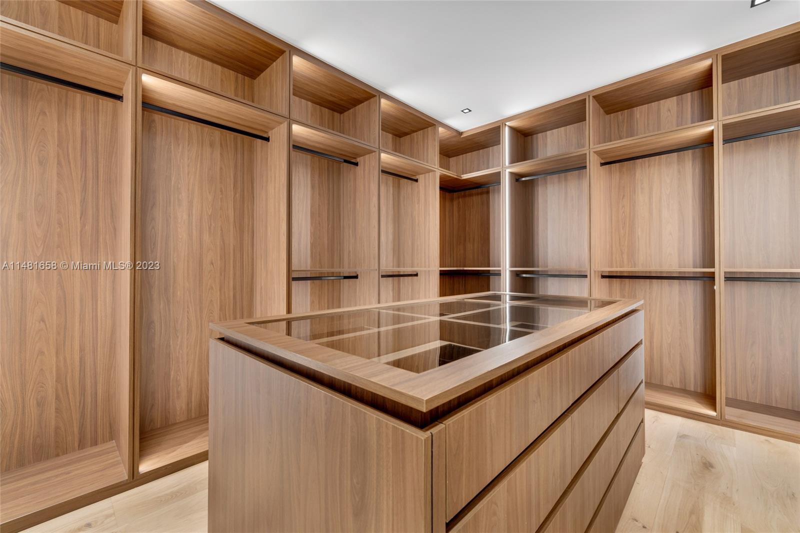 BAY HEIGHTS - Residential