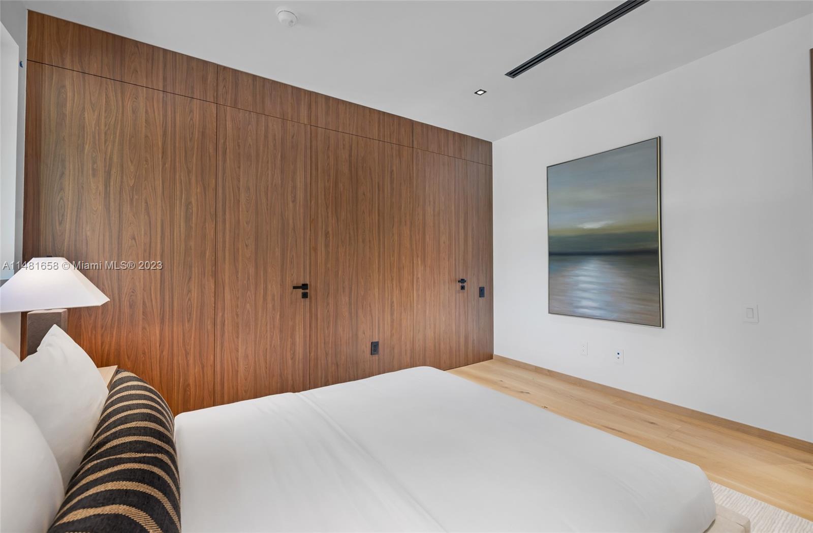 BAY HEIGHTS - Residential