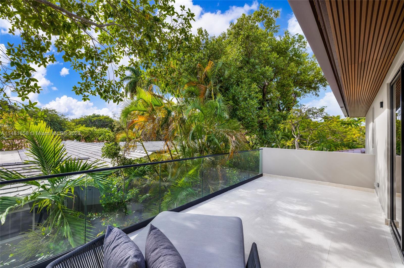 BAY HEIGHTS - Residential