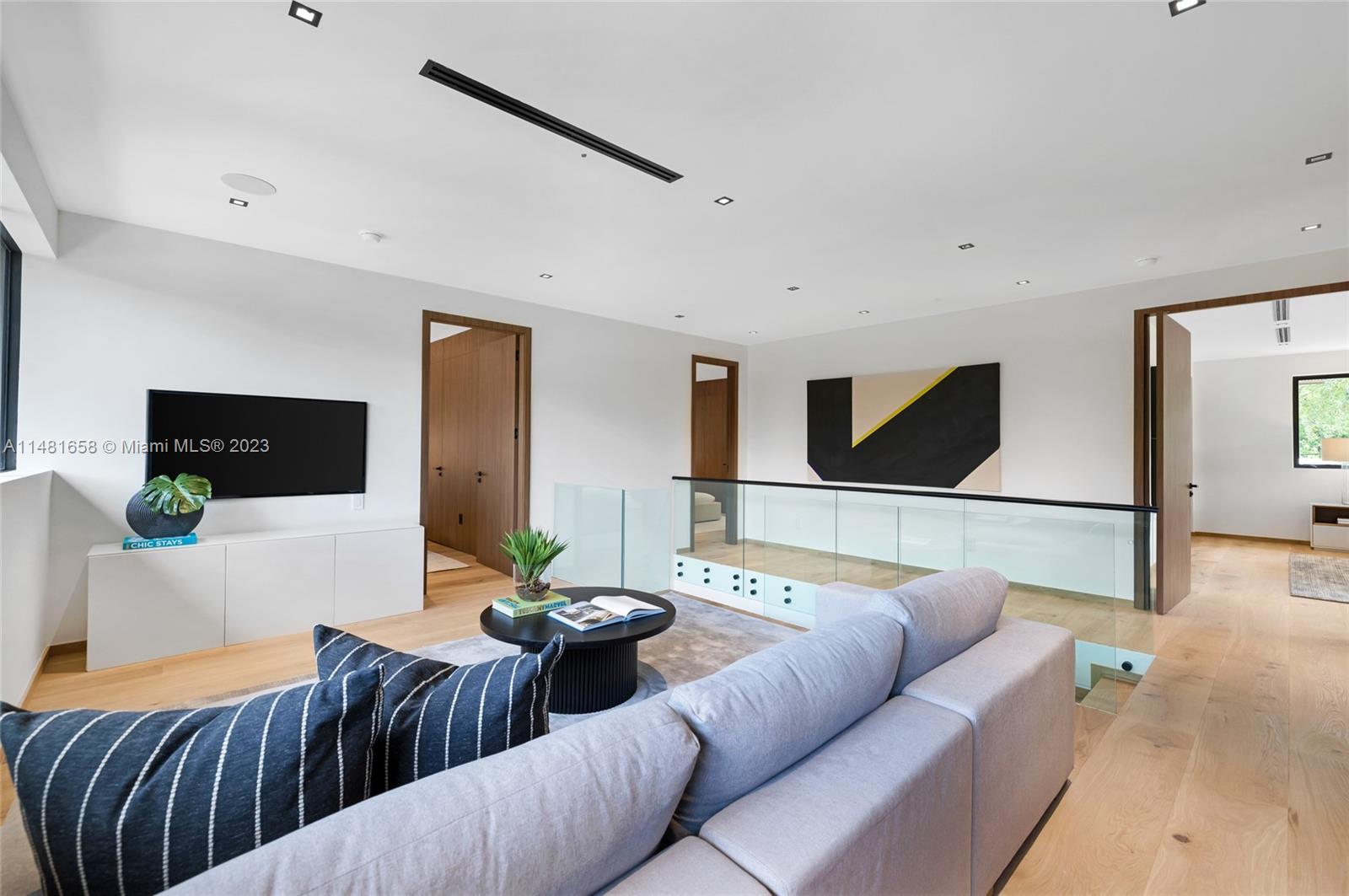 BAY HEIGHTS - Residential