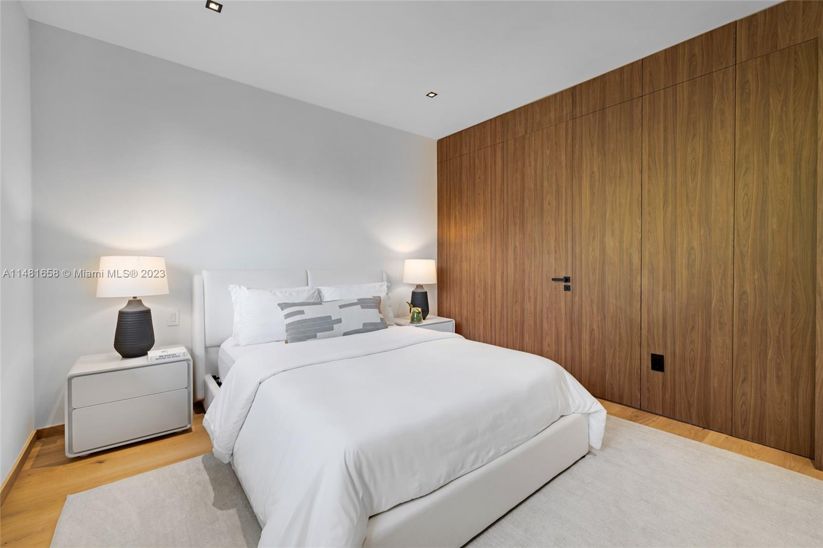 BAY HEIGHTS - Residential