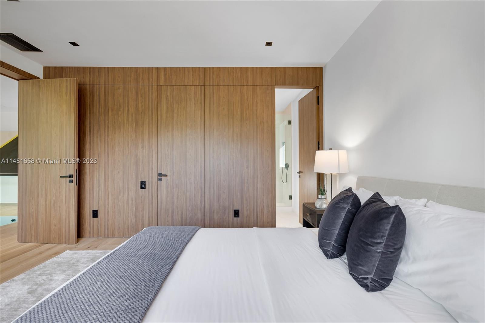 BAY HEIGHTS - Residential