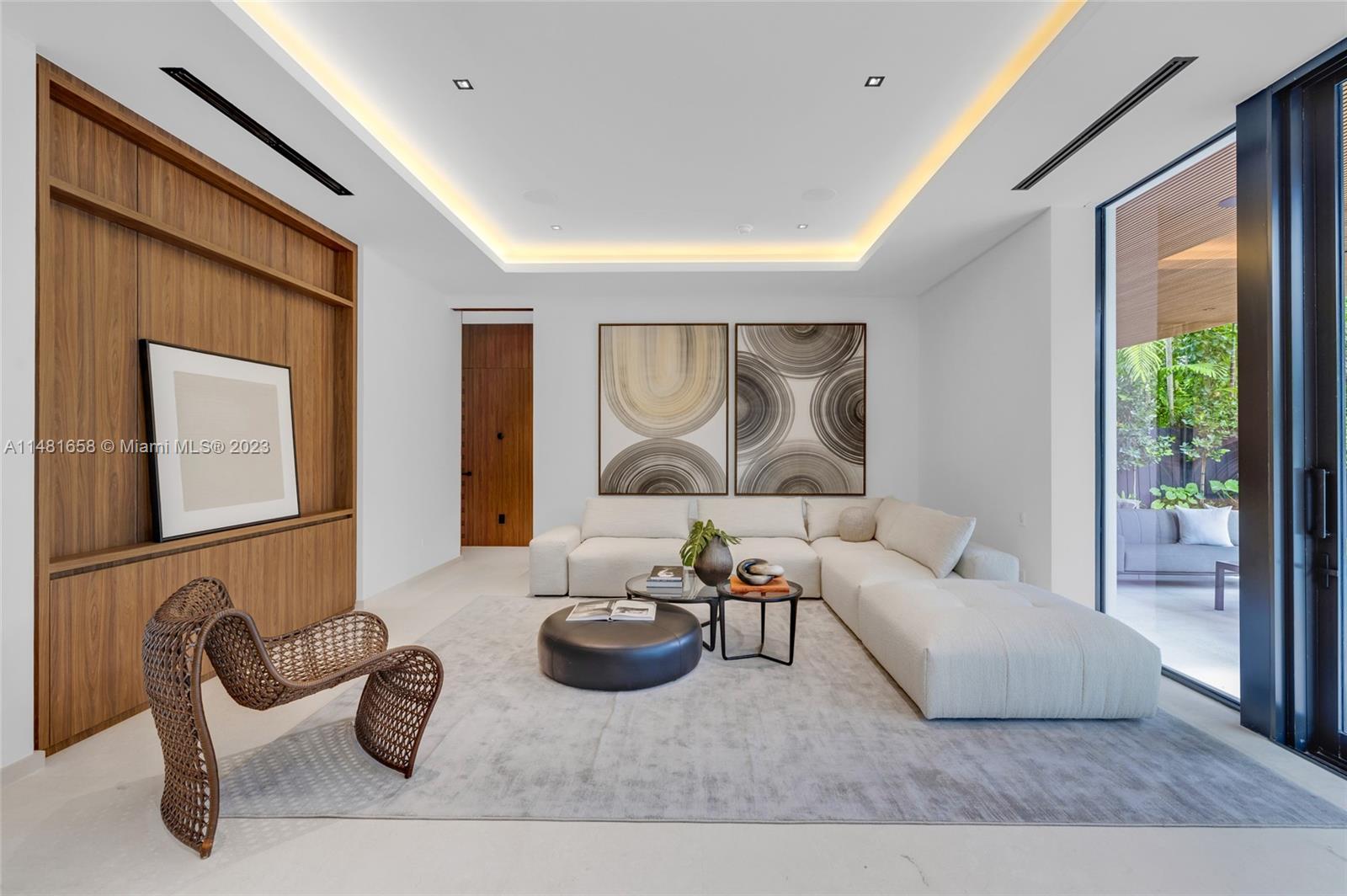 BAY HEIGHTS - Residential