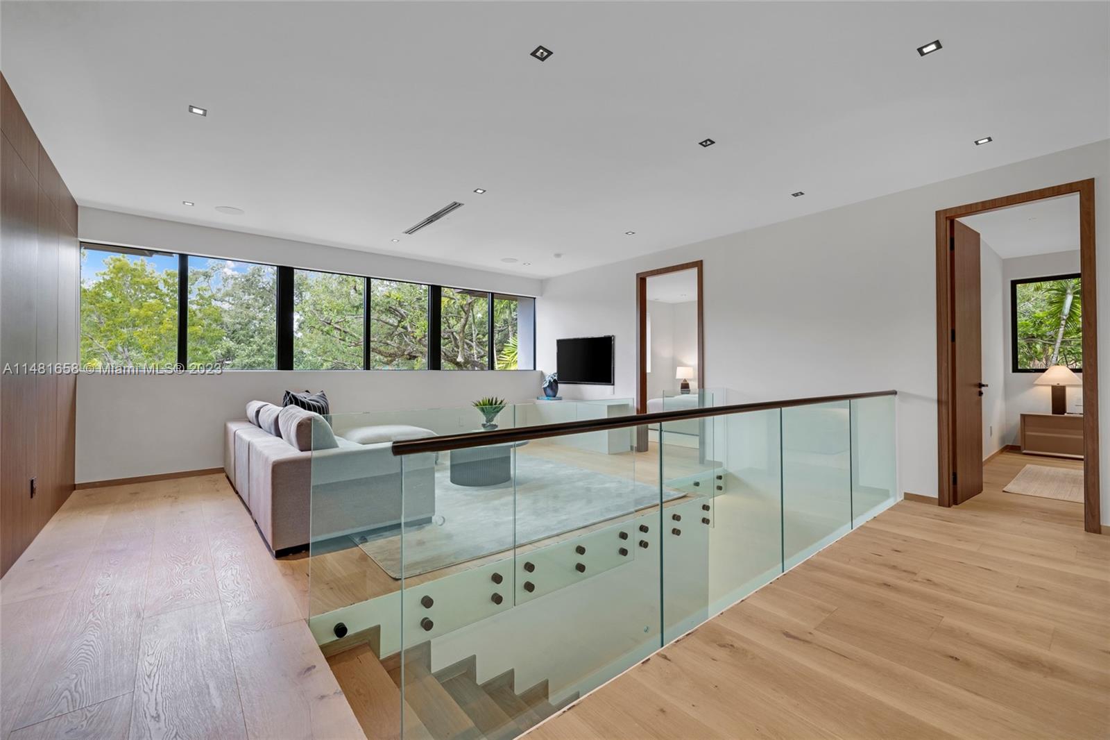 BAY HEIGHTS - Residential