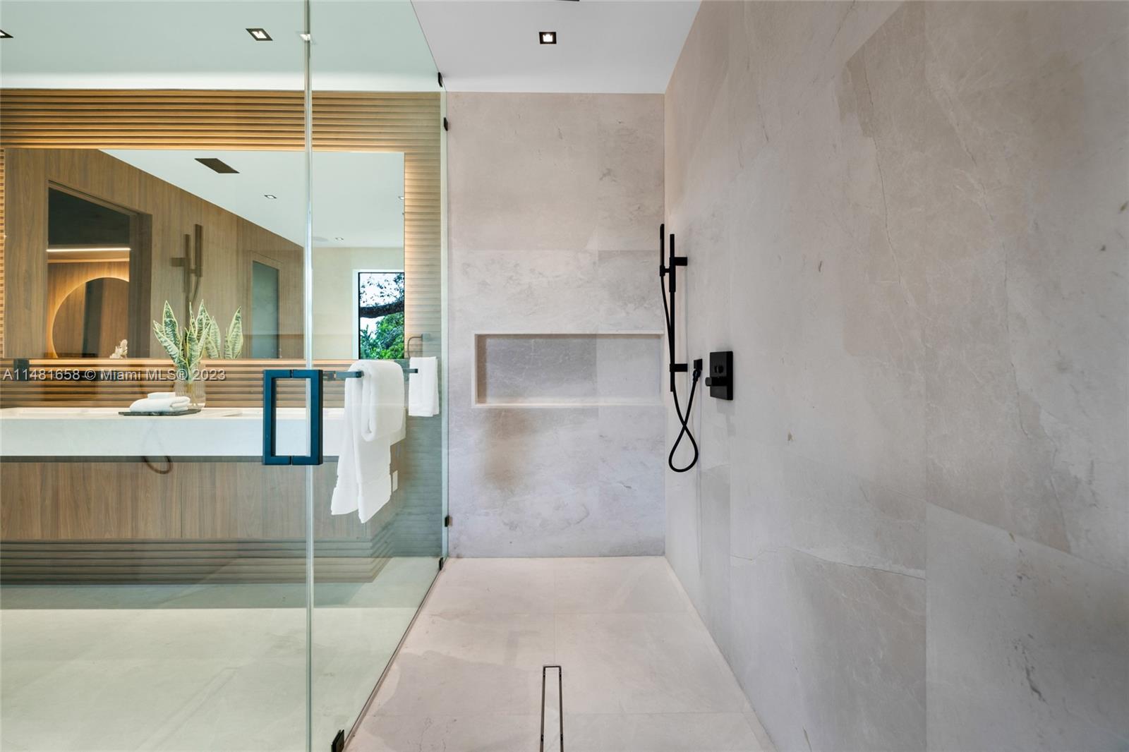 BAY HEIGHTS - Residential