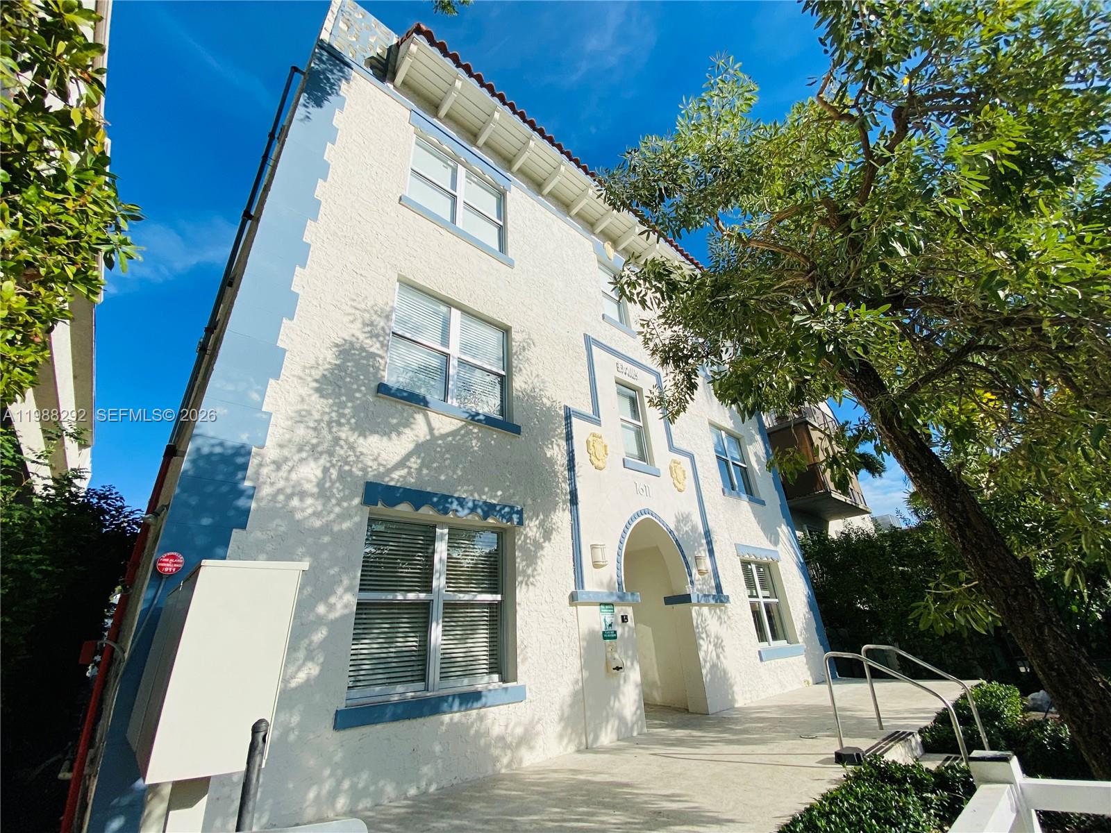 EMILY CONDO - Residential