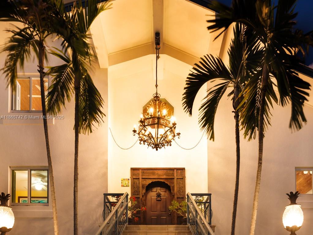 COCO PLUM BEACH - Residential