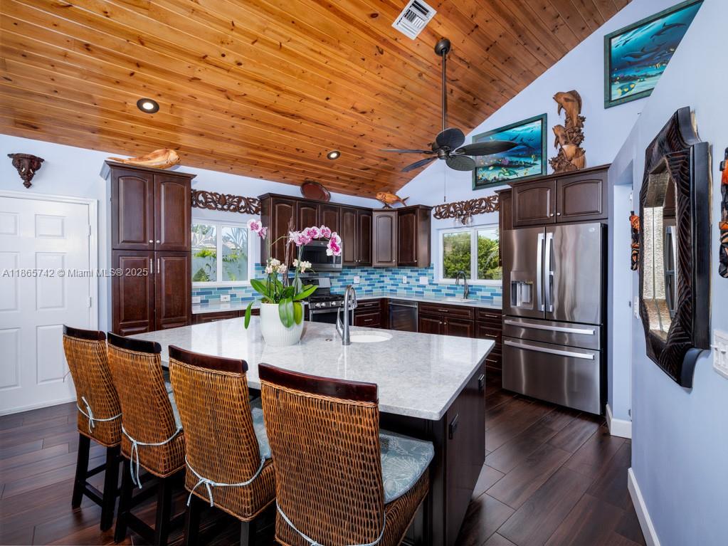 COCO PLUM BEACH - Residential