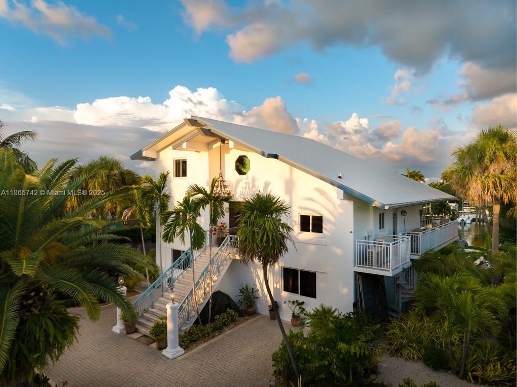 COCO PLUM BEACH - Residential