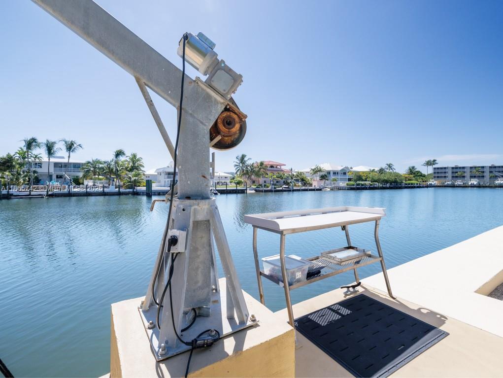 COCO PLUM BEACH - Residential