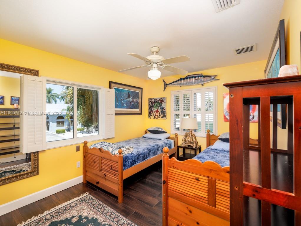 COCO PLUM BEACH - Residential