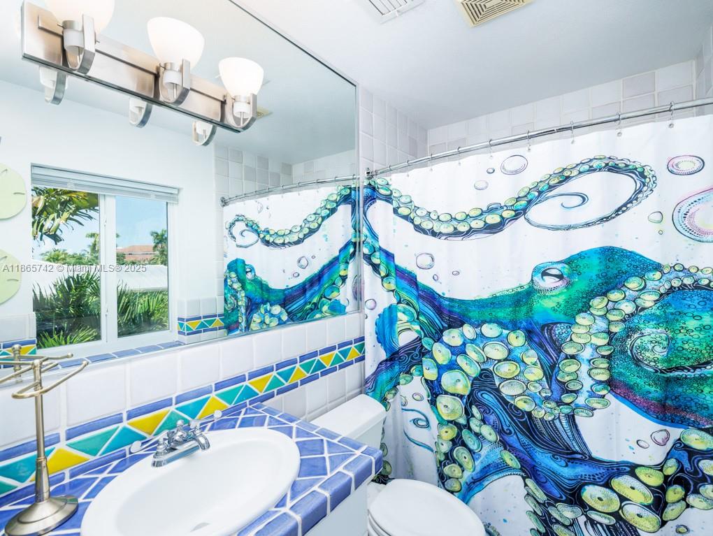 COCO PLUM BEACH - Residential