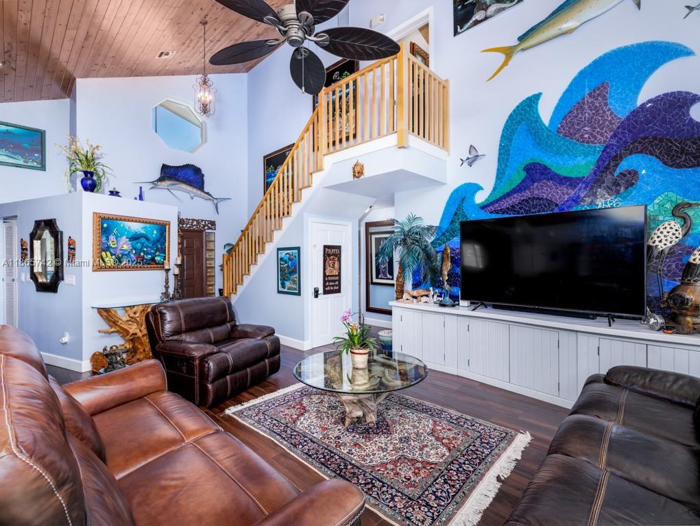 COCO PLUM BEACH - Residential