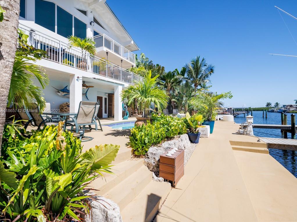 COCO PLUM BEACH - Residential