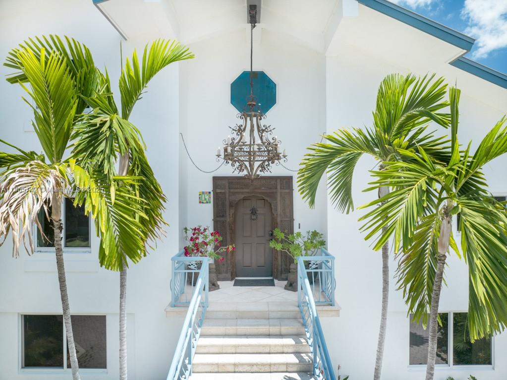 COCO PLUM BEACH - Residential