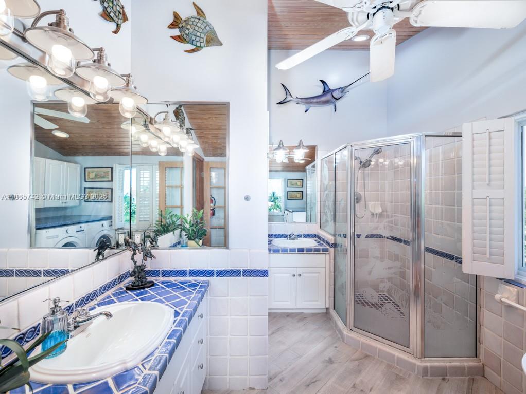 COCO PLUM BEACH - Residential