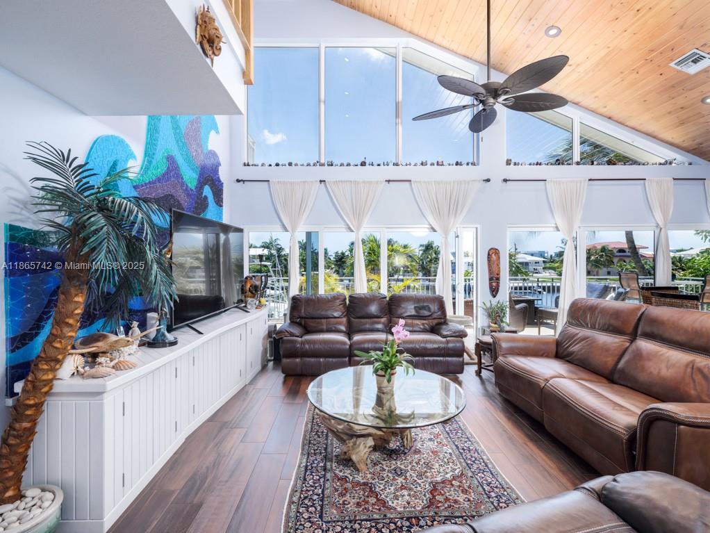 COCO PLUM BEACH - Residential