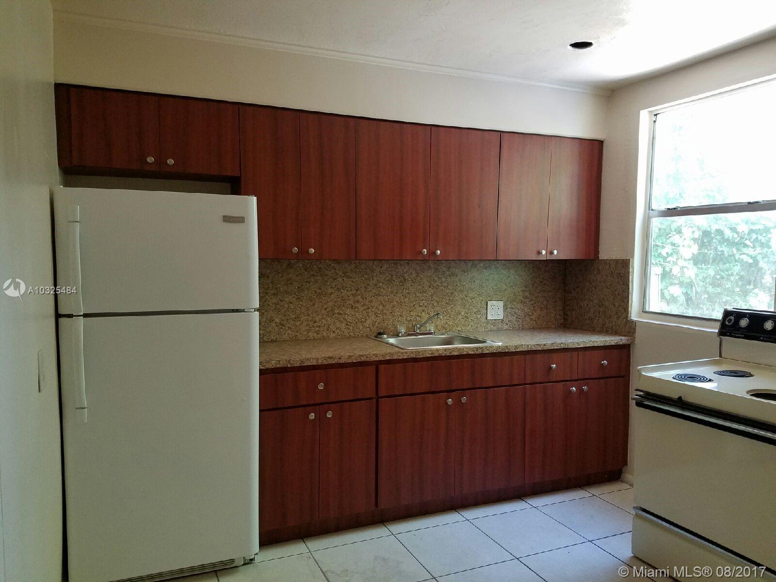 GREEN OAKS - Residential Lease