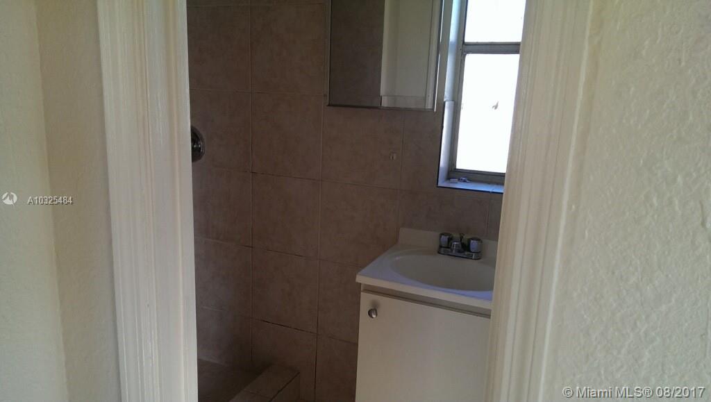 GREEN OAKS - Residential Lease