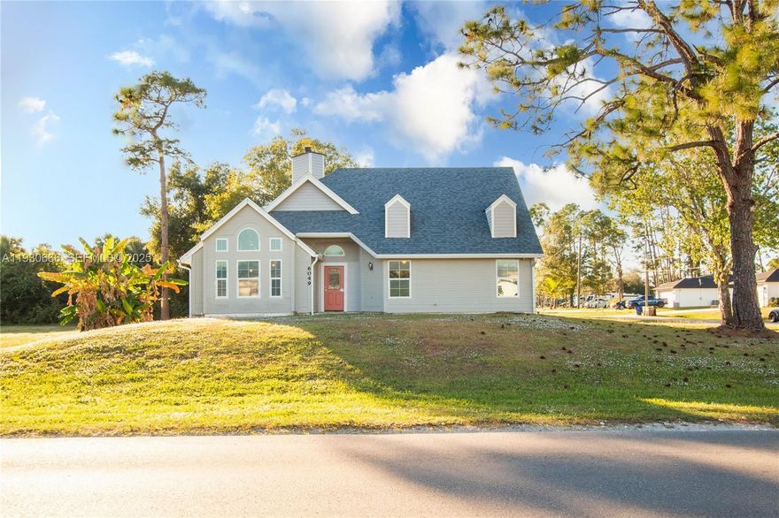 This charming 3-bedroom, 2-bathroom home on a corner lot in Buckingham features a 2-car garage, abundant natural light, a cozy fireplace, and beautiful mature trees. The property offers a character-filled living space with comfortable and charming features throughout. Conveniently located about 5 miles from shopping and dining, it’s a fantastic opportunity for investors or first-time buyers seeking a home with character in a peaceful setting.