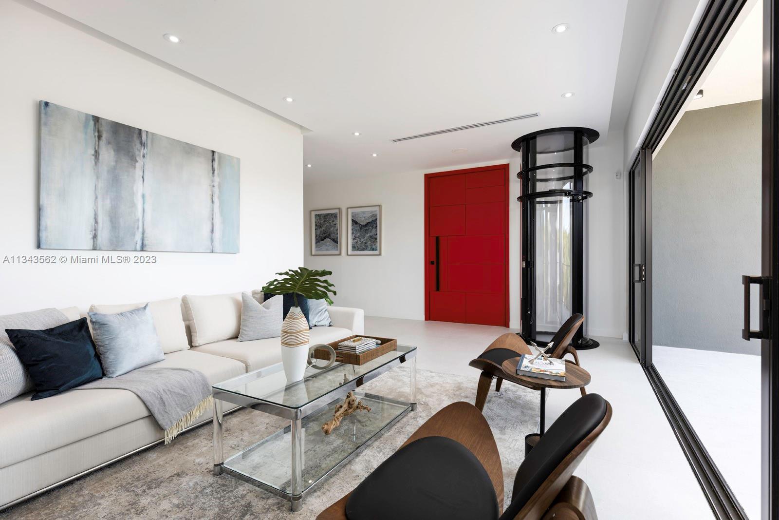 OCEAN ISLE ESTATE - Residential