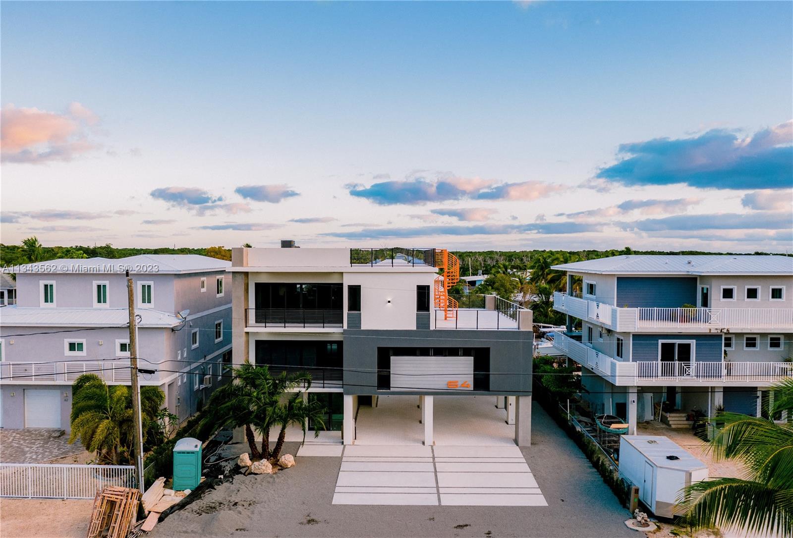 OCEAN ISLE ESTATE - Residential