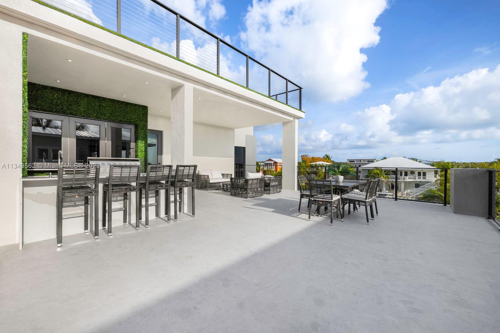 OCEAN ISLE ESTATE - Residential