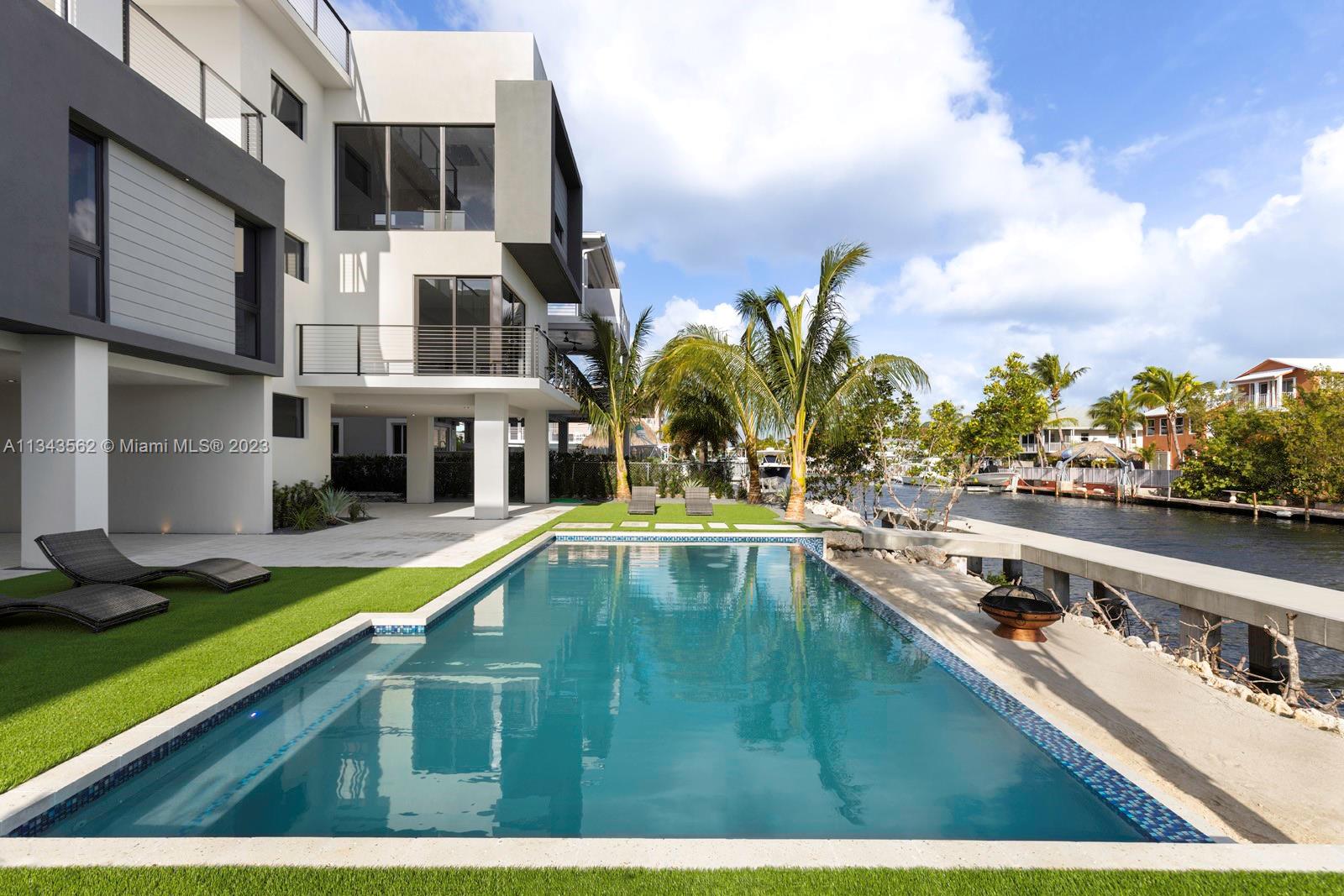 OCEAN ISLE ESTATE - Residential