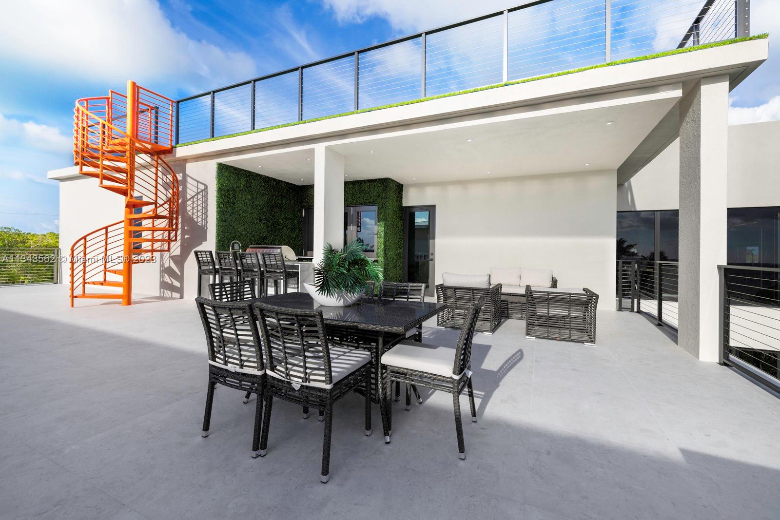 OCEAN ISLE ESTATE - Residential