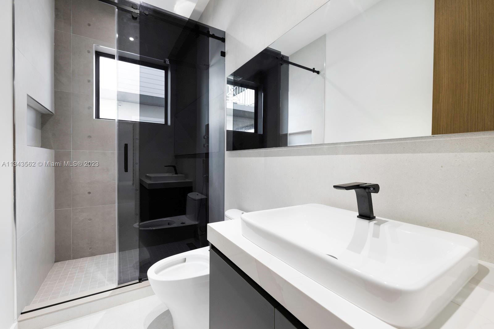 OCEAN ISLE ESTATE - Residential