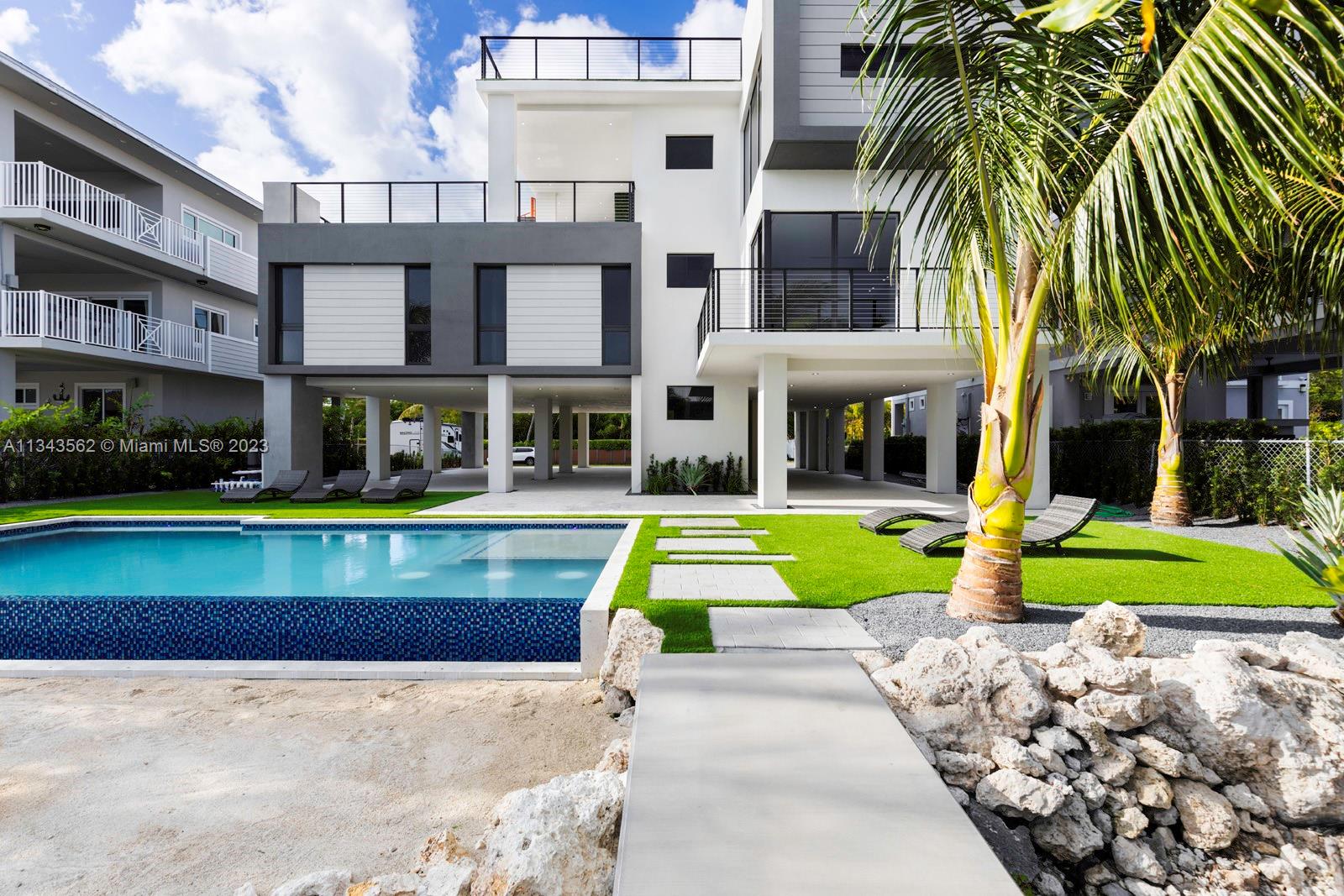 OCEAN ISLE ESTATE - Residential