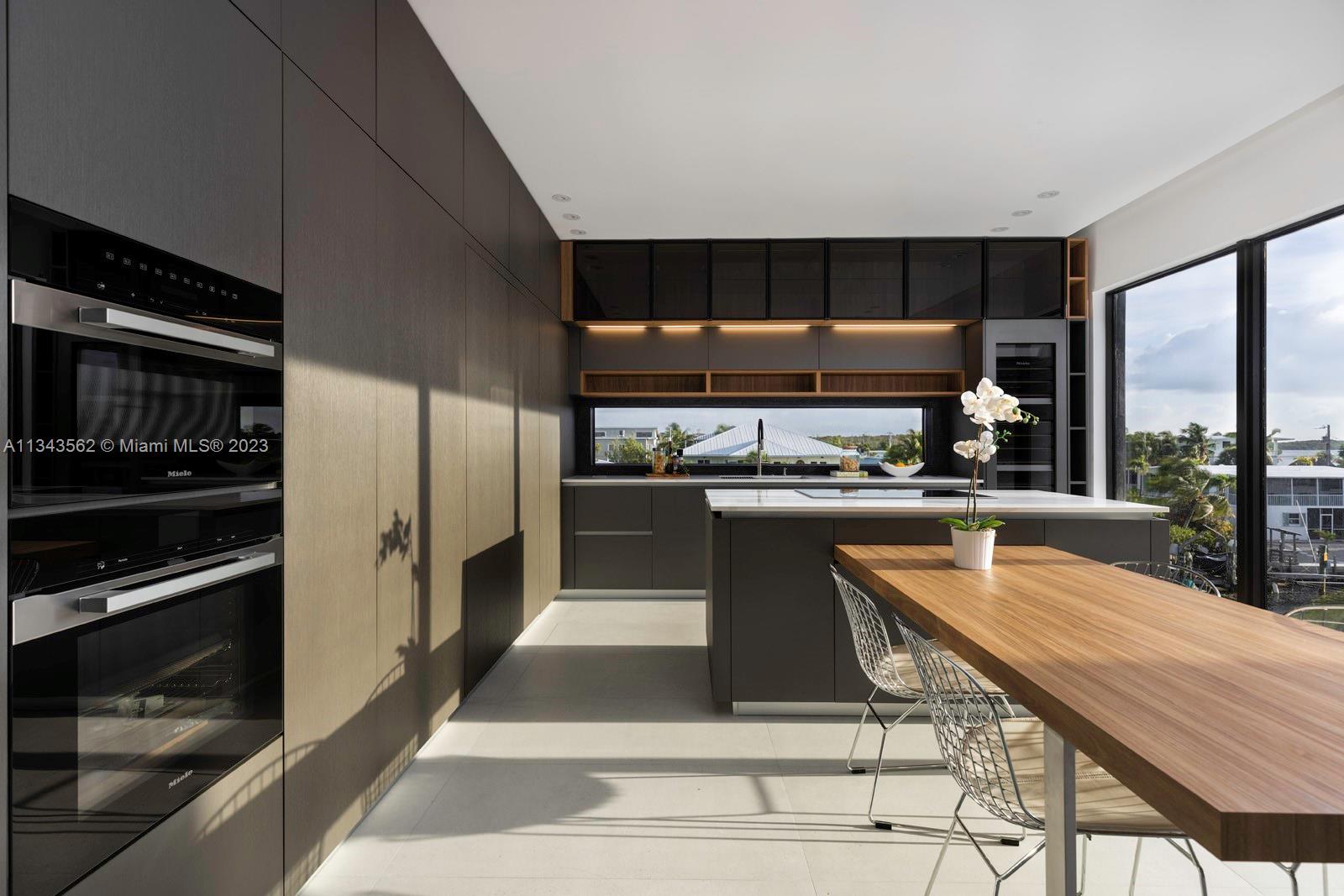 OCEAN ISLE ESTATE - Residential