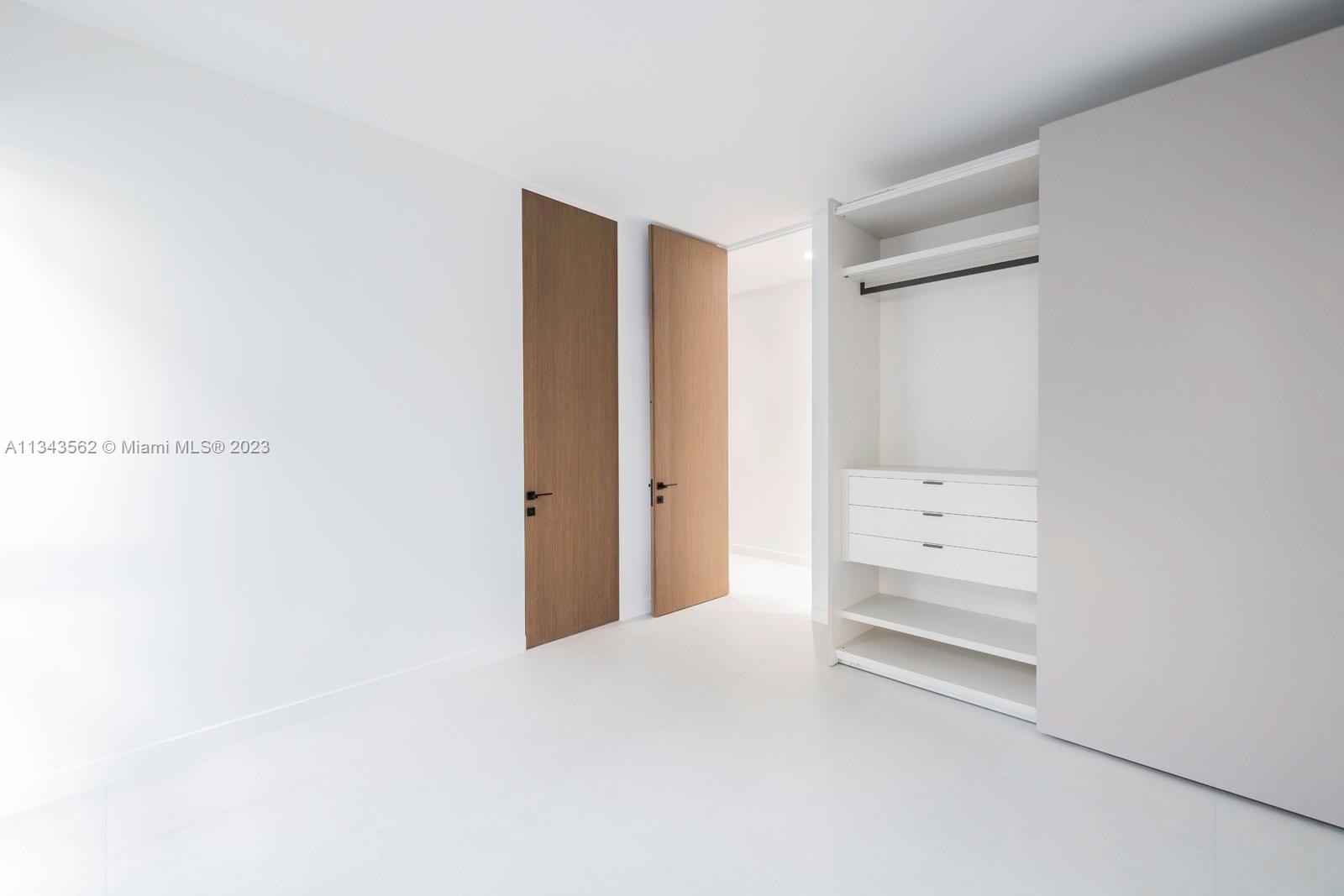 OCEAN ISLE ESTATE - Residential