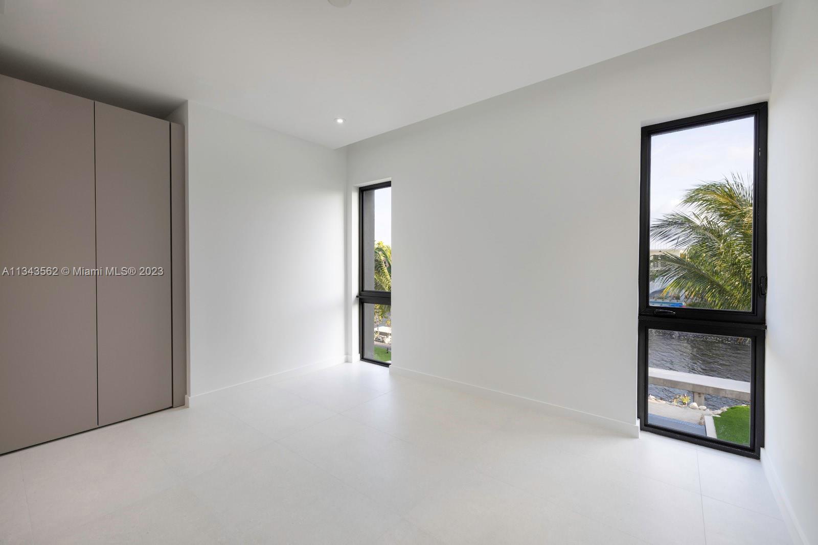 OCEAN ISLE ESTATE - Residential