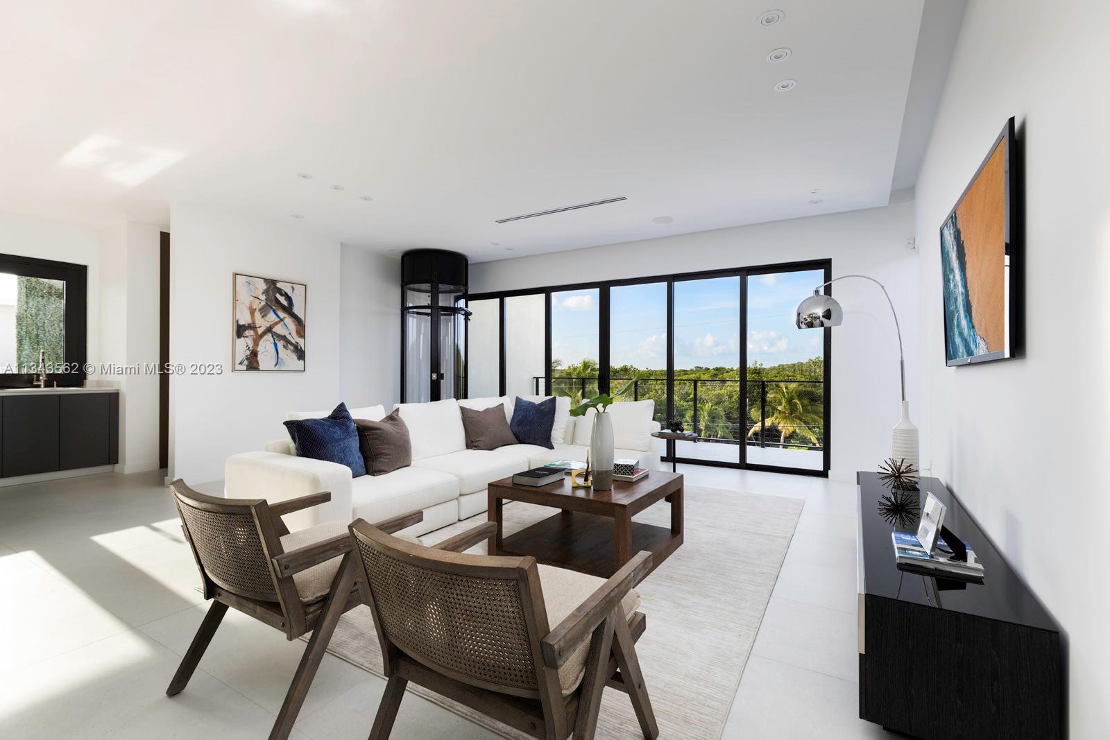 OCEAN ISLE ESTATE - Residential