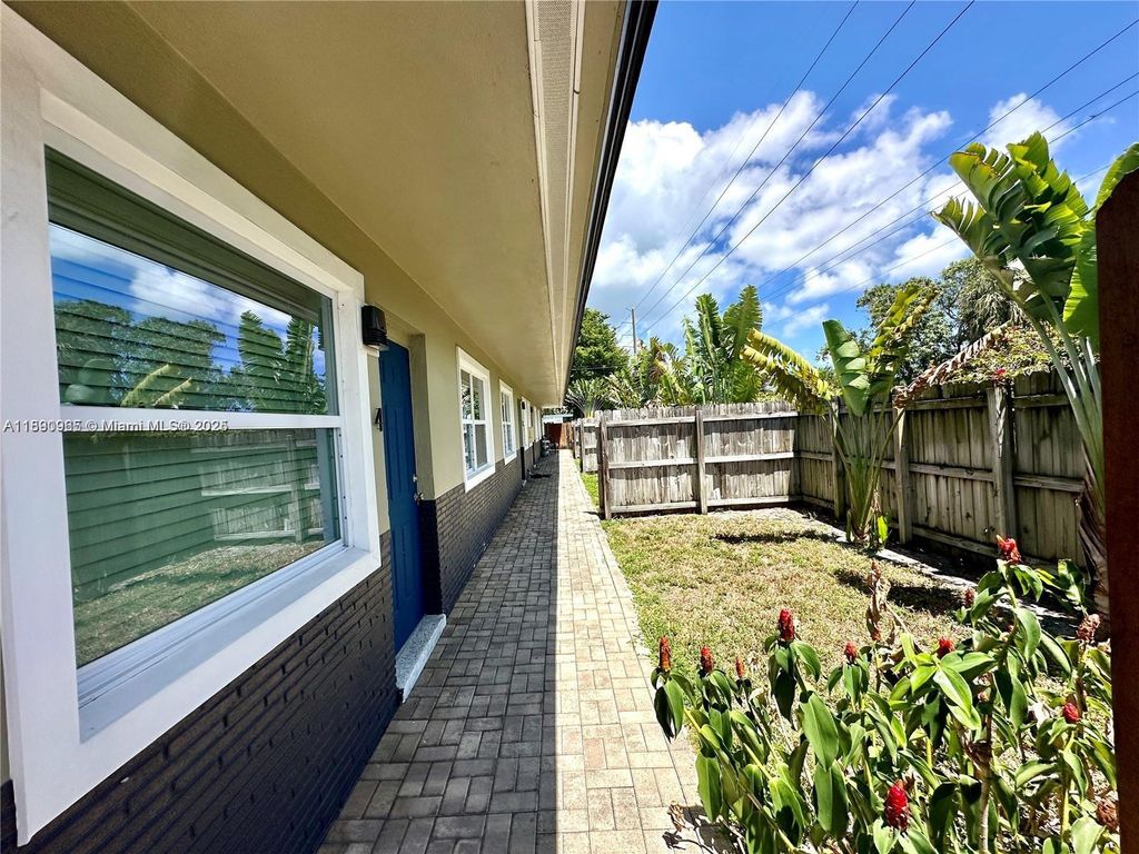 Photo of 1201 NE 5th Ave #4, Fort Lauderdale, FL 33304 (MLS # A11890965)