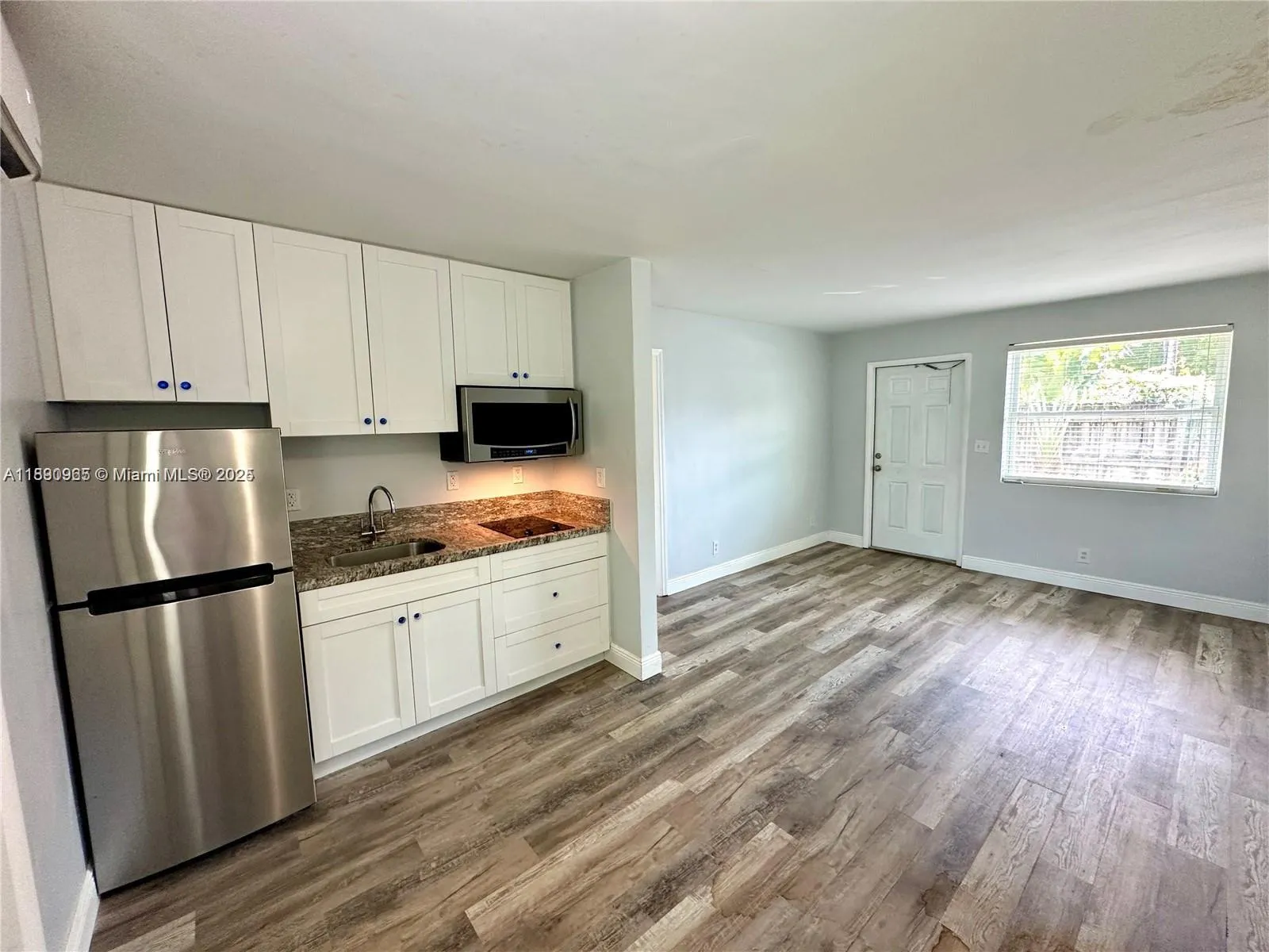 Fort Lauderdale, Florida 33304, United States, 1 Bedroom Bedrooms, ,1 BathroomBathrooms,Residential,Active,223832